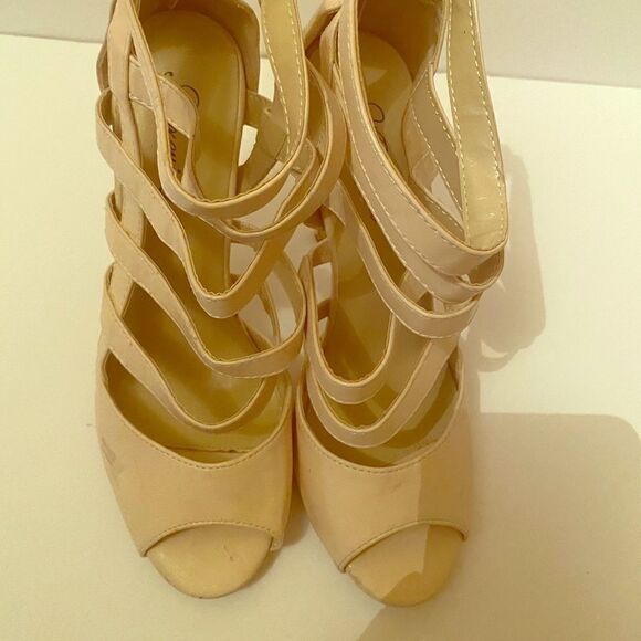 Atrevida Strappy   Tan Sandals 👡 - Picture 2 of 4